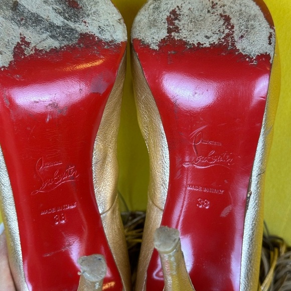 Christian Louboutin Veau Velours Fringe Courtain Pumps In Cafe Creme Size 38 - Picture 9 of 14